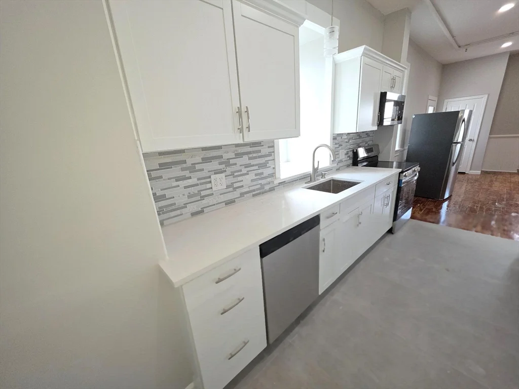 5 Beacon St, Clinton