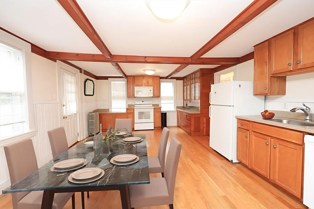 148 Neponset, Canton