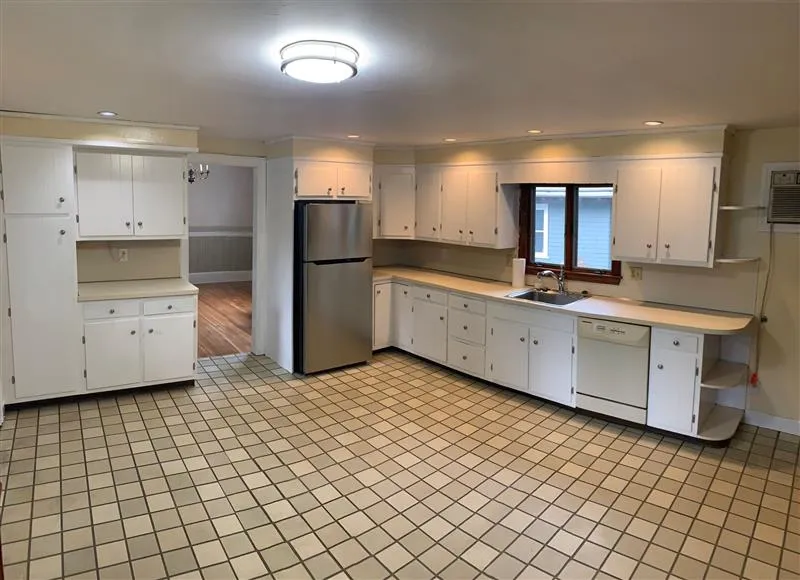 53 Oakland St, Medford