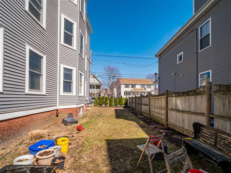 318 Beacon St, Ward Two