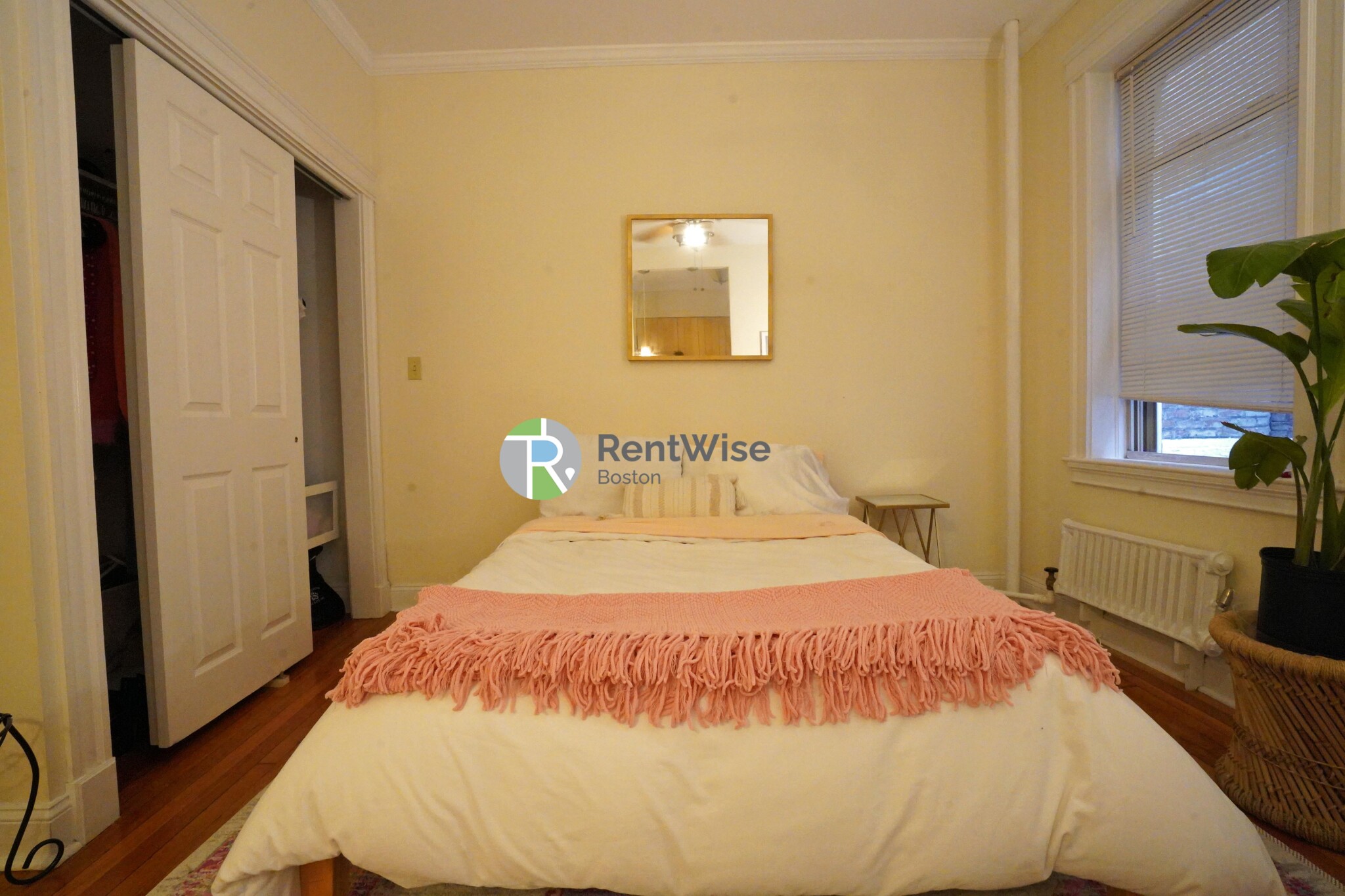 25 Queensberry St, Fenway