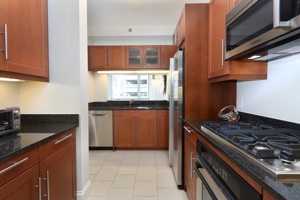 1 Charles Street South, Back Bay