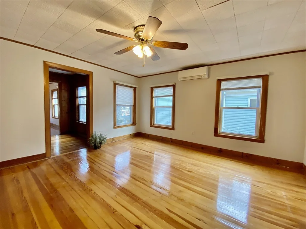 20 Webster Ave, East Somerville