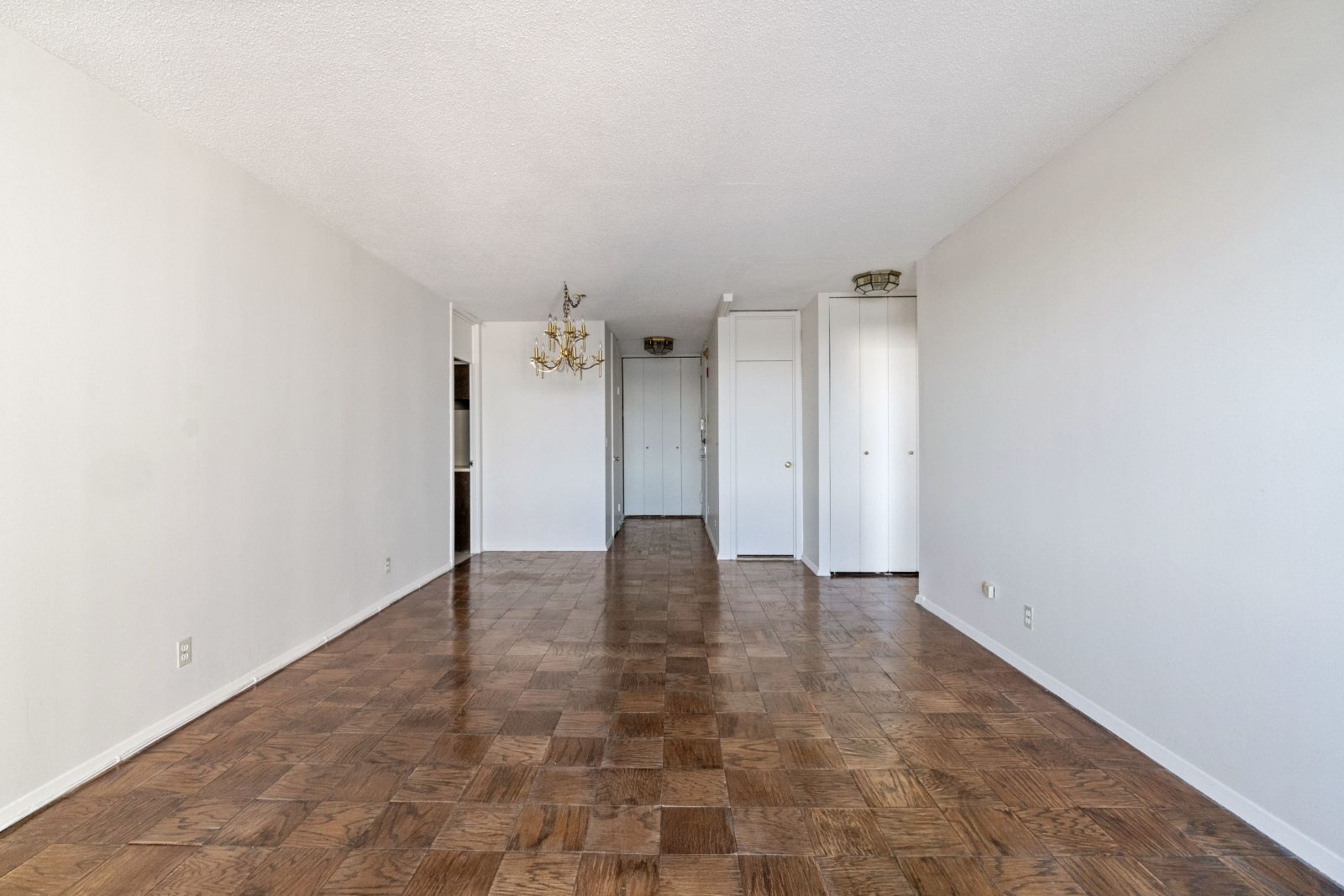 1 bed, 1 bath apartment for rent at 65 East India Row Unit 7D, Waterfront — photo 7 of 14