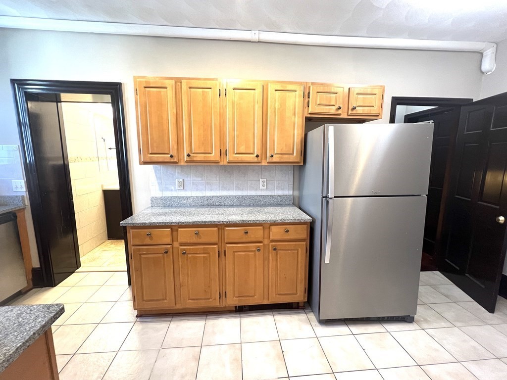 15 Locust St, Everett