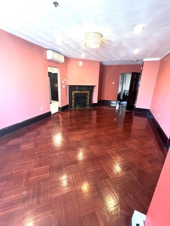 15 Locust St, Everett