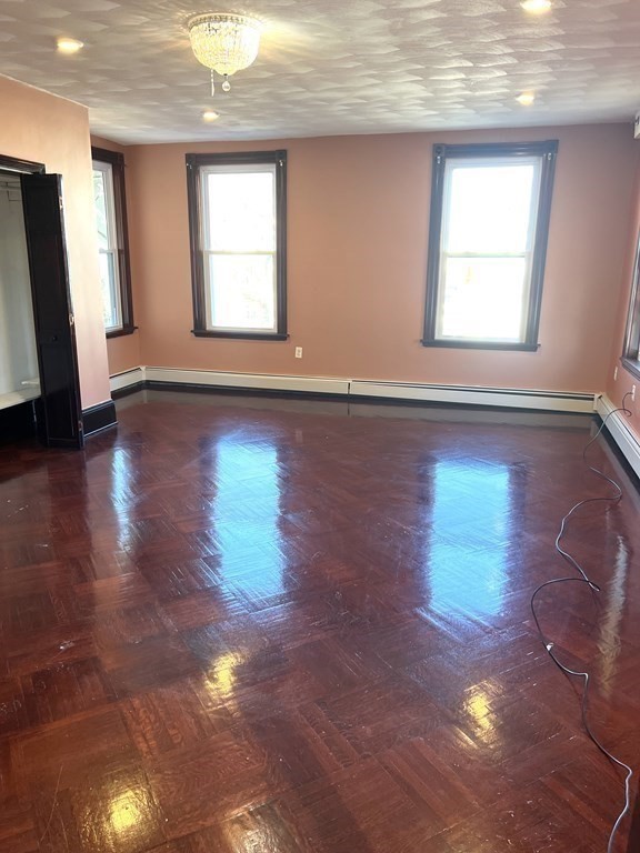 15 Locust St, Everett