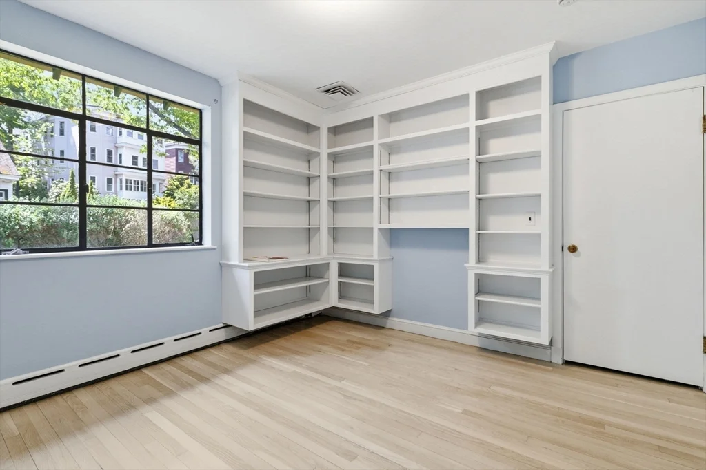 180 Eliot St, Chestnut Hill