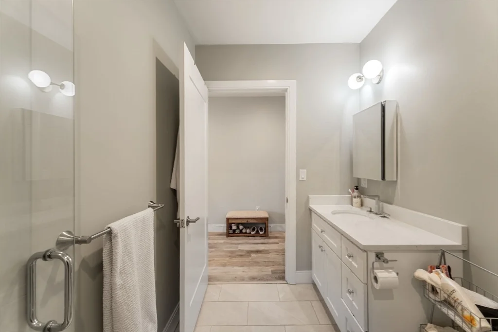 1457 Tremont St, Mission Hill