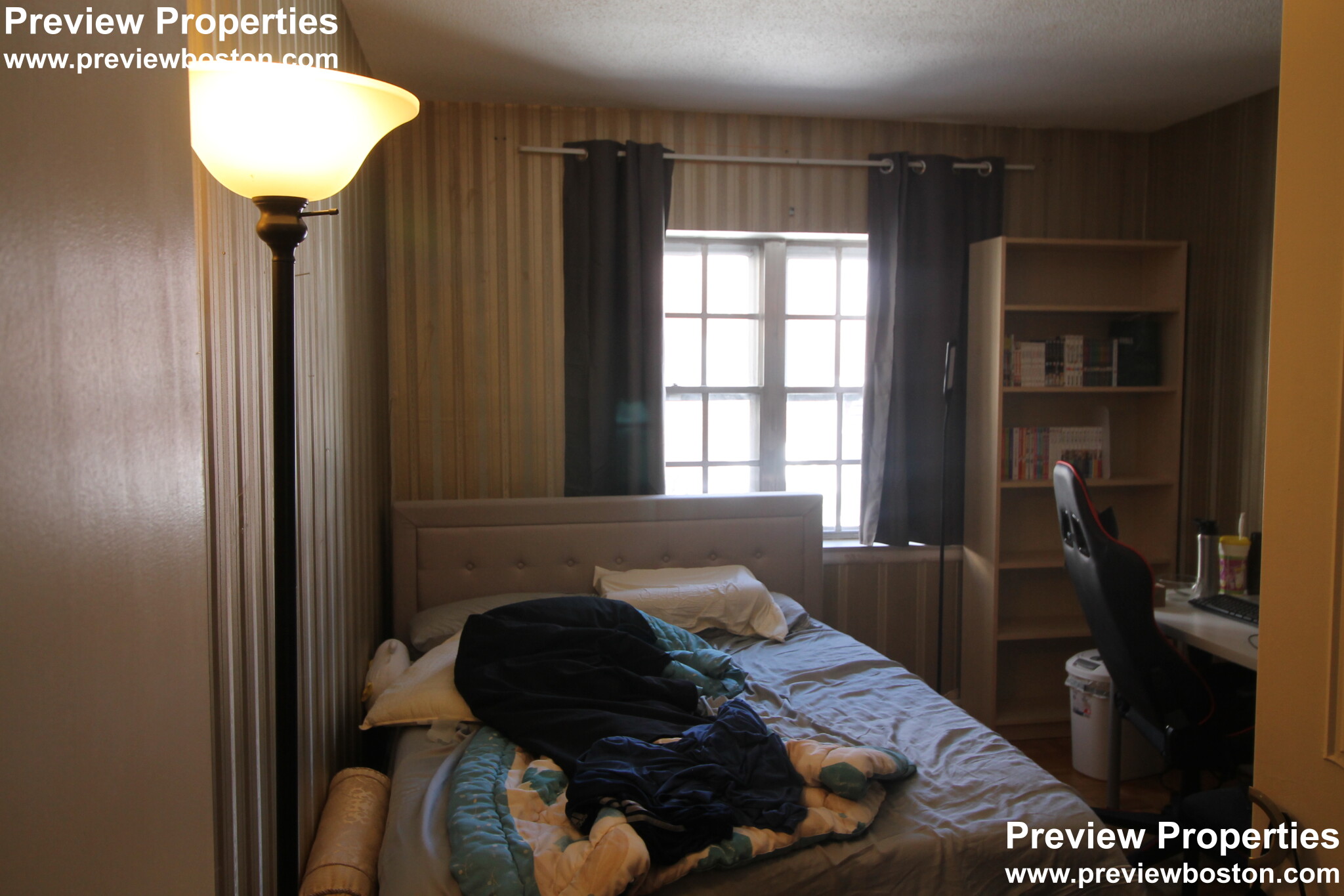 178 Lake Shore Rd, Oak Square