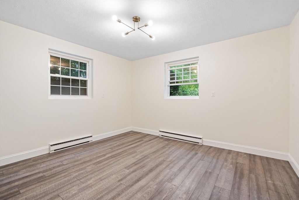 5 Walker Rd, North Andover