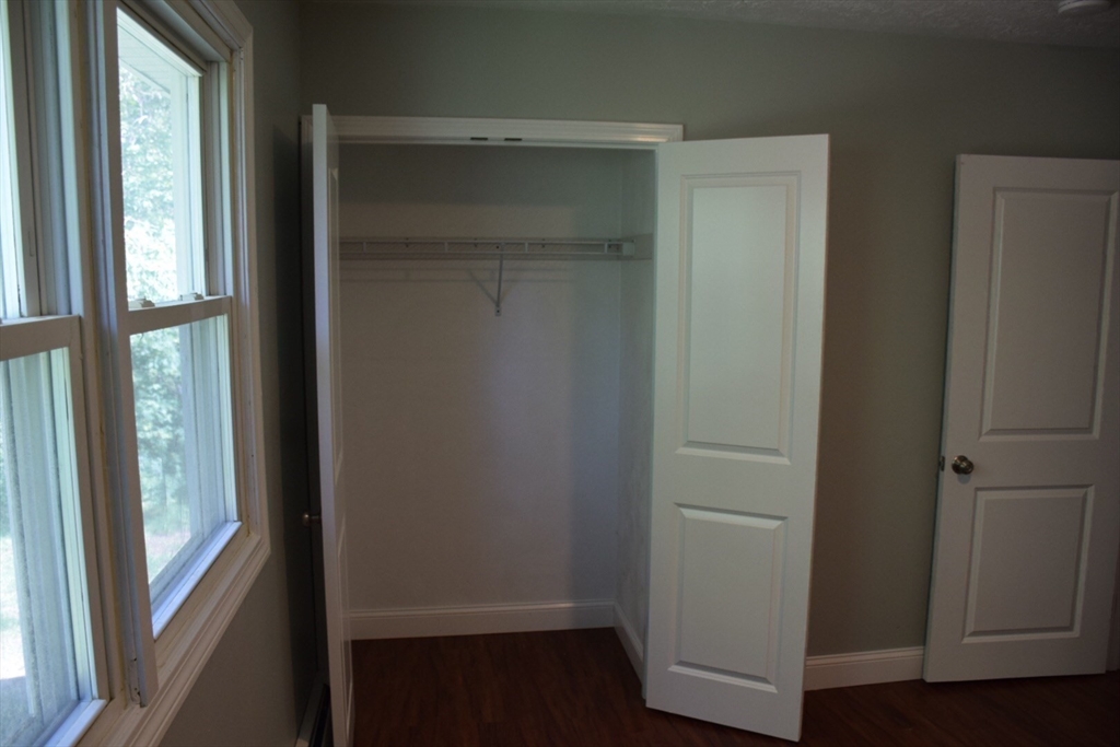 3 Old Village Rd, Fiskdale
