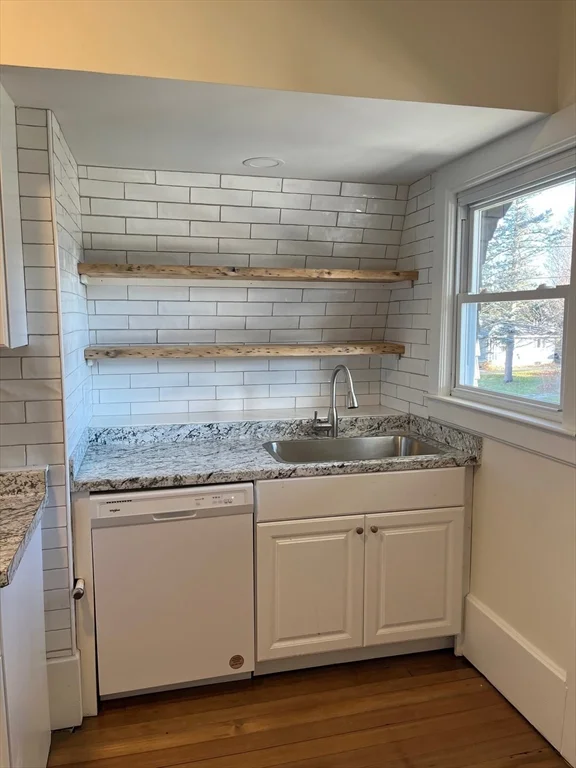 124 Walnut St, Clinton