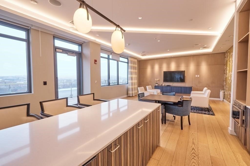 80 Fenwood, Longwood