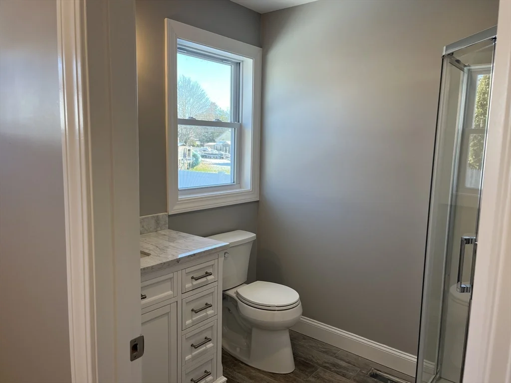 14 Cherry Rd, Beverly