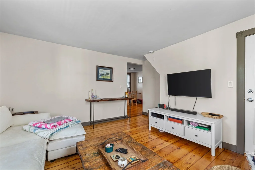 9 Hodges Ct, Salem
