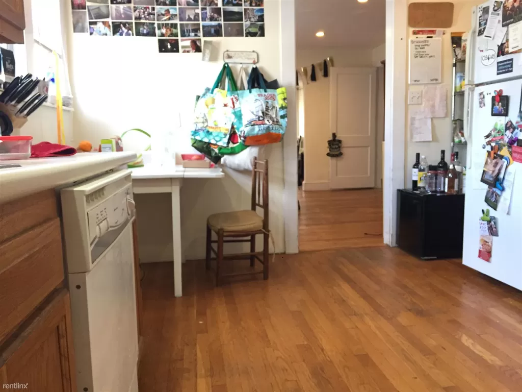 5 bed, 2 bath apartment for rent at 119 Lanark Rd Unit 1, Brighton — photo 2 of 2