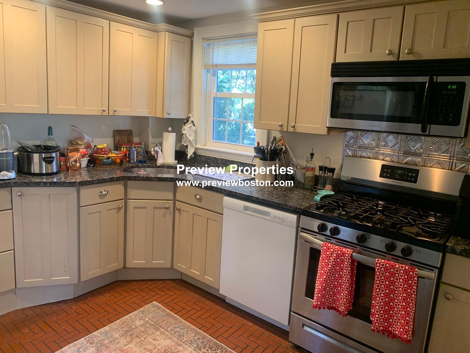 42 Hatfield, West Newton