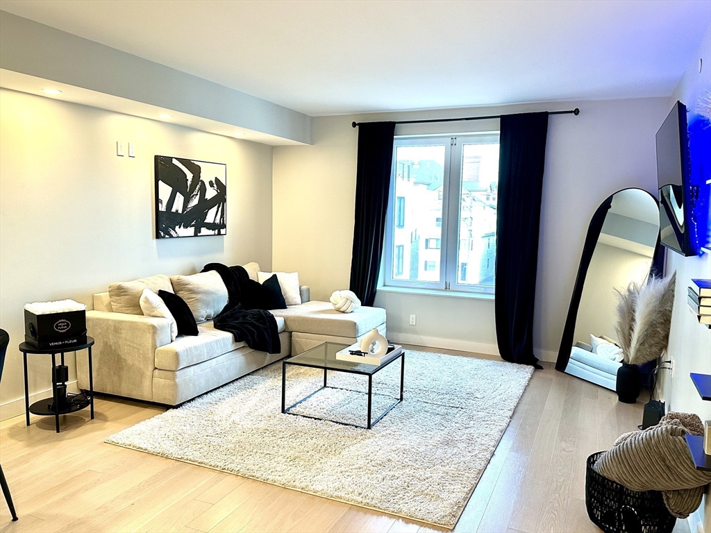 932 Broadway, Chelsea