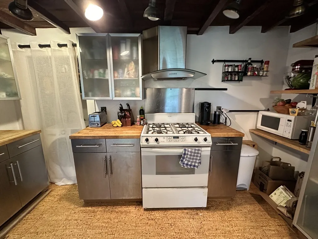 18 Tremont St, The Port