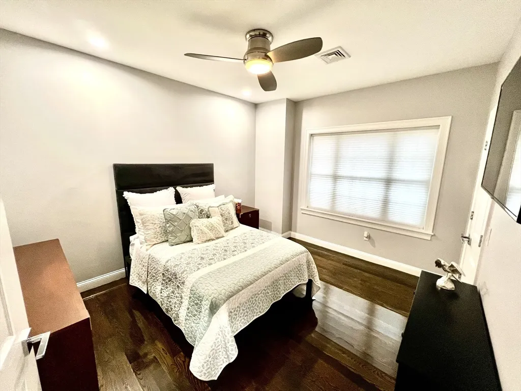 259 Oakwood Ave, Revere