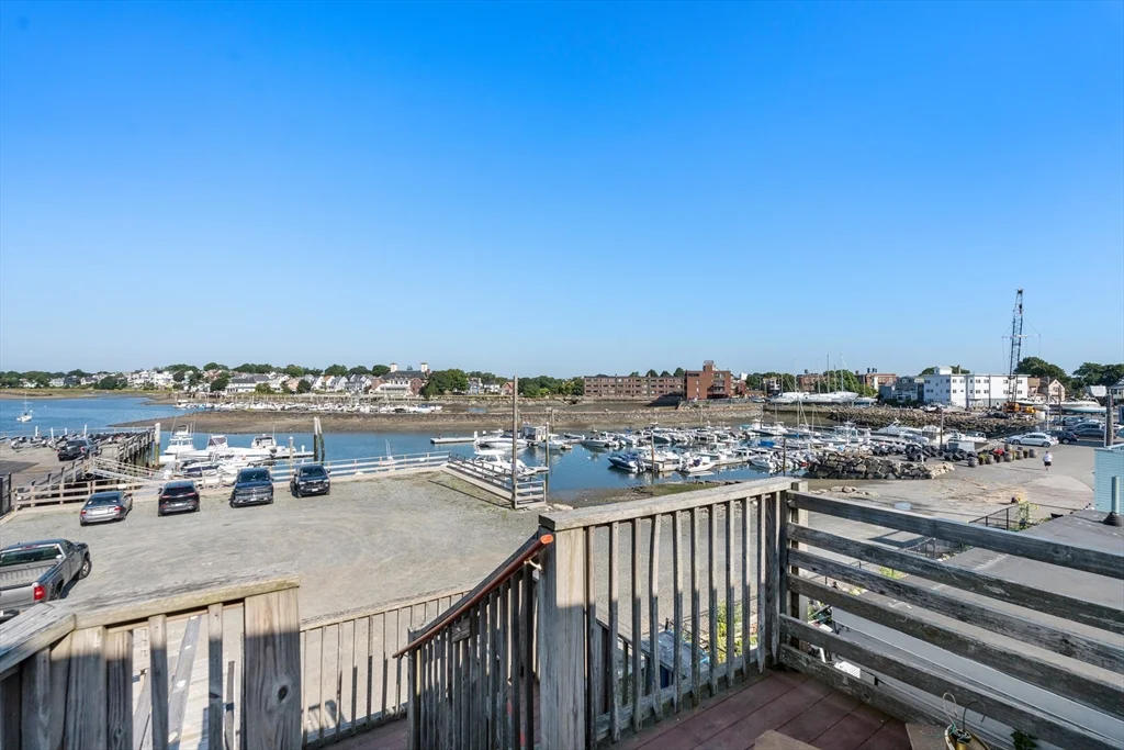 585 Shirley St, Winthrop
