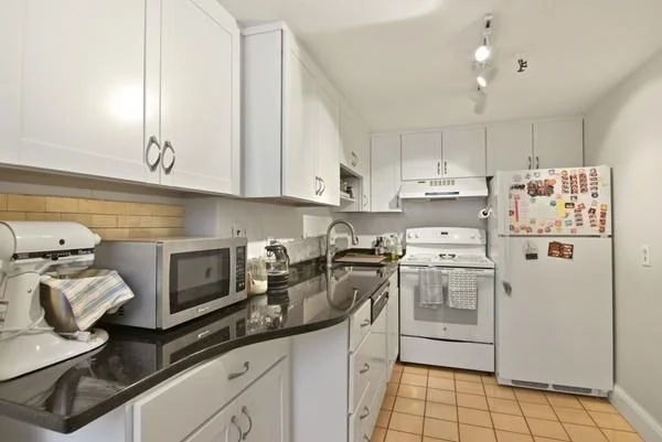 242 Beacon St, Back Bay