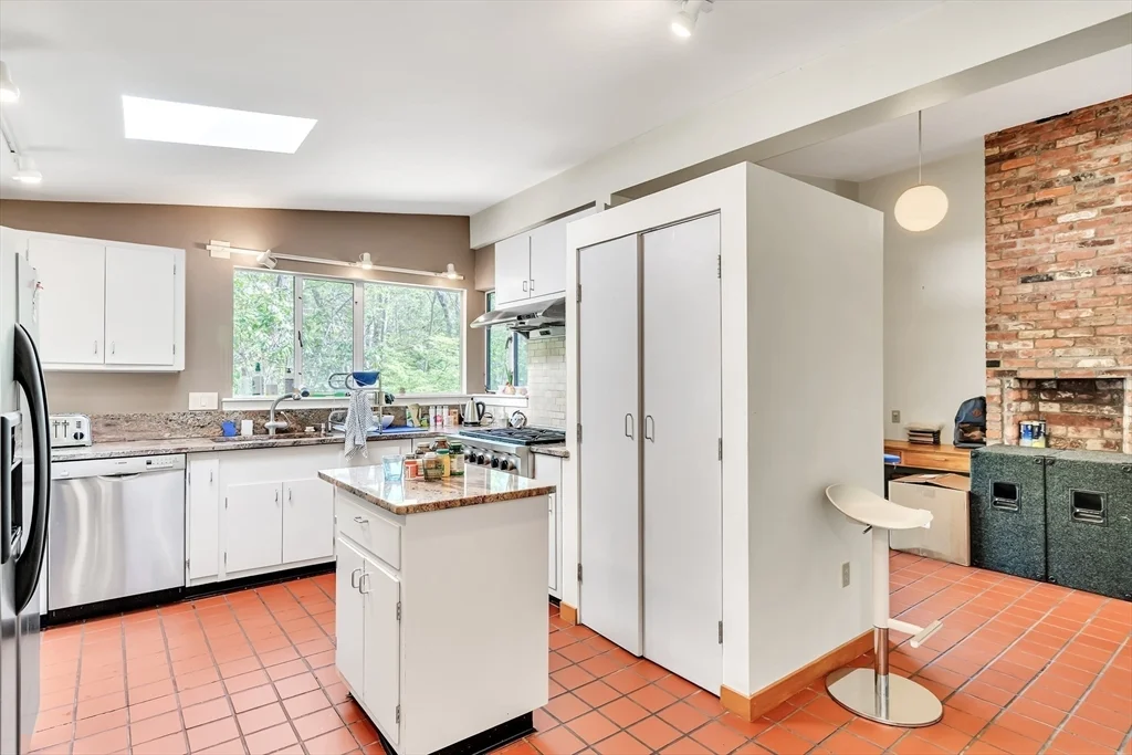 15 Trotting Horse Dr, Lexington
