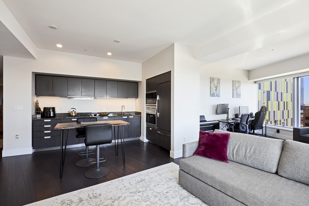 110 Stuart St, Back Bay