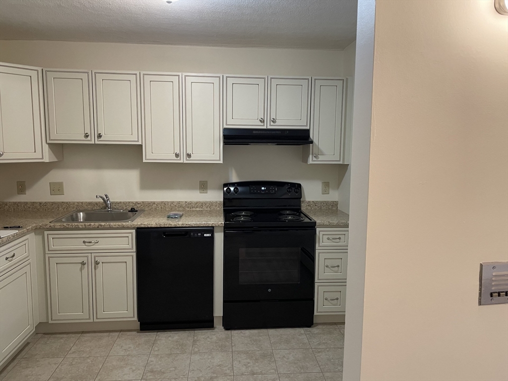 50 Cambridge Rd, Woburn