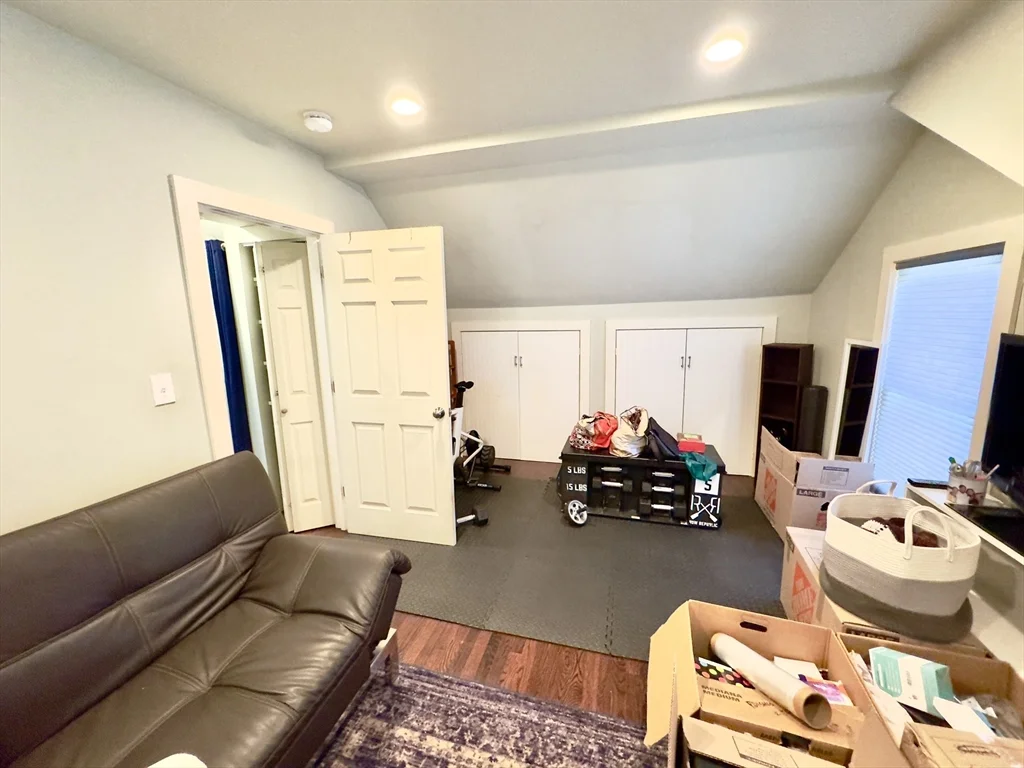 8 Fox Point, Dorchester