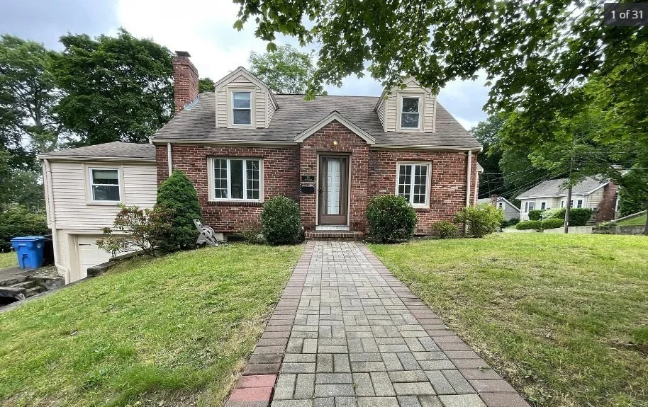 90 Cabot St, Cedarwood