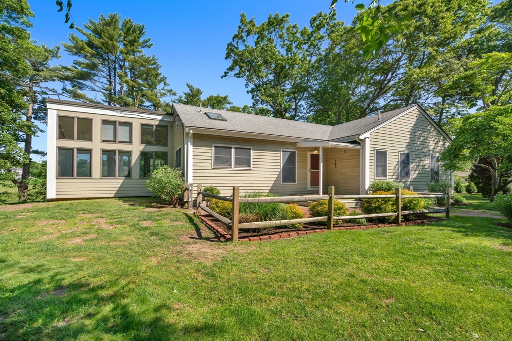 54 Marshall St, Duxbury