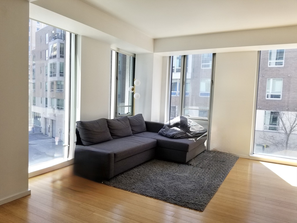 2 Earhart, East Cambridge