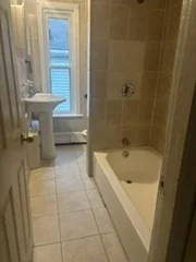 54 Hillside, Everett