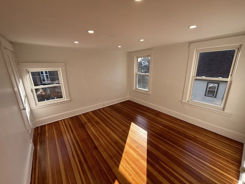 240 Nahatan, Norwood