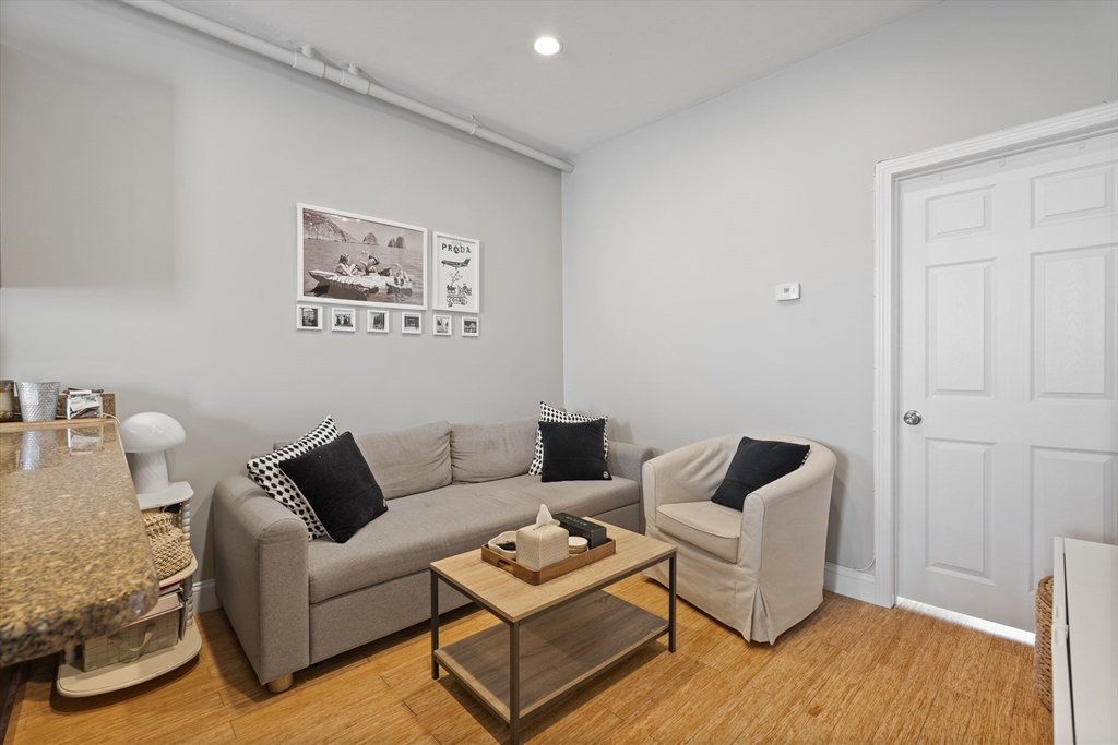 162 F St, South Boston