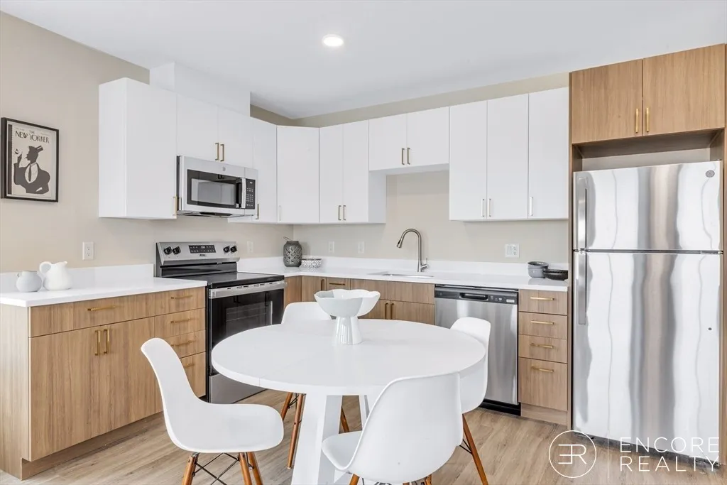 375 Cummins Highway, Roslindale