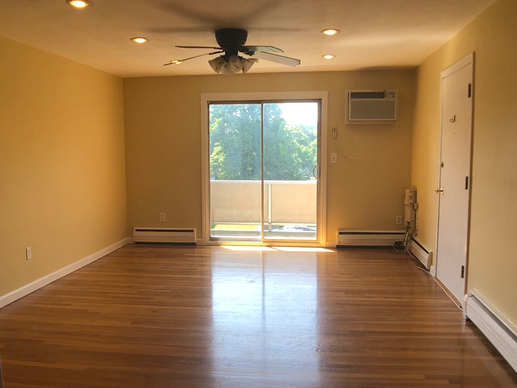 81 Lionel Ave, Waltham