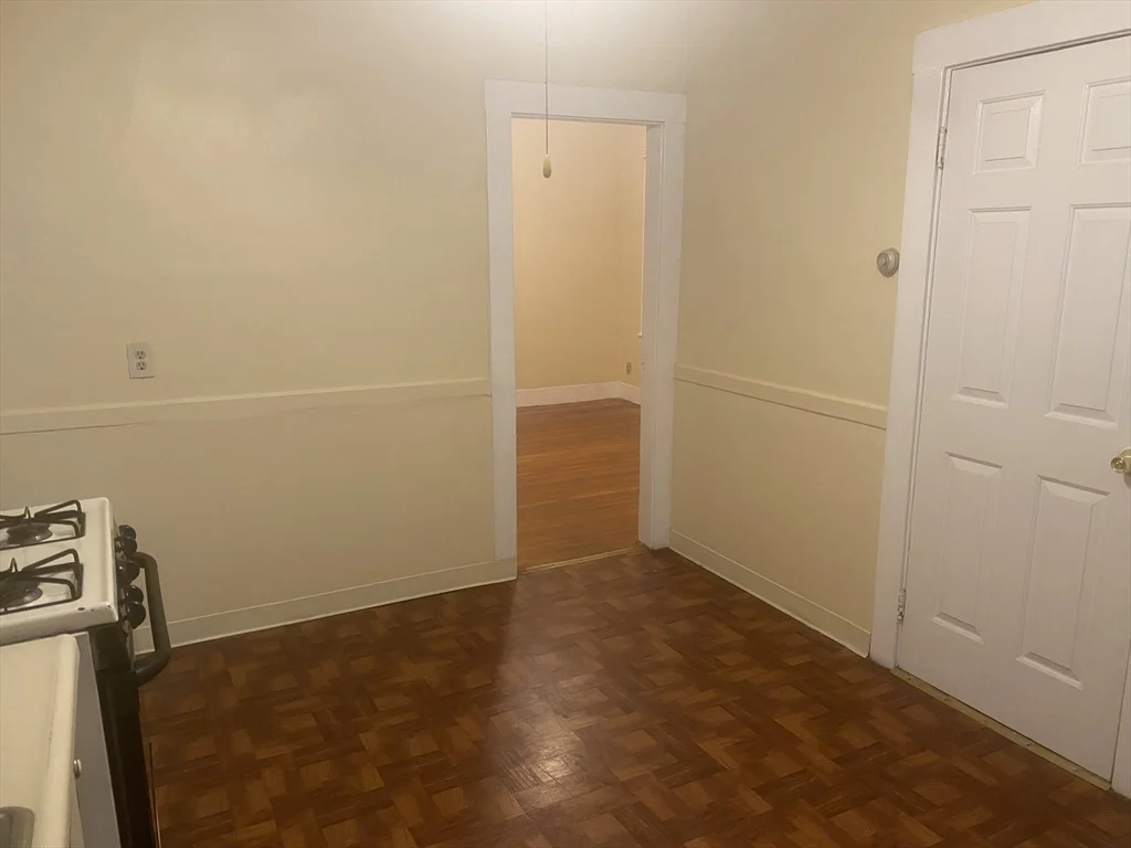 242 Hyde Park Ave, Jamaica Plain