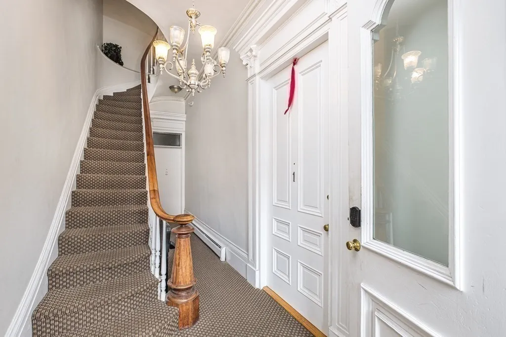 670 Massachussetts, South End