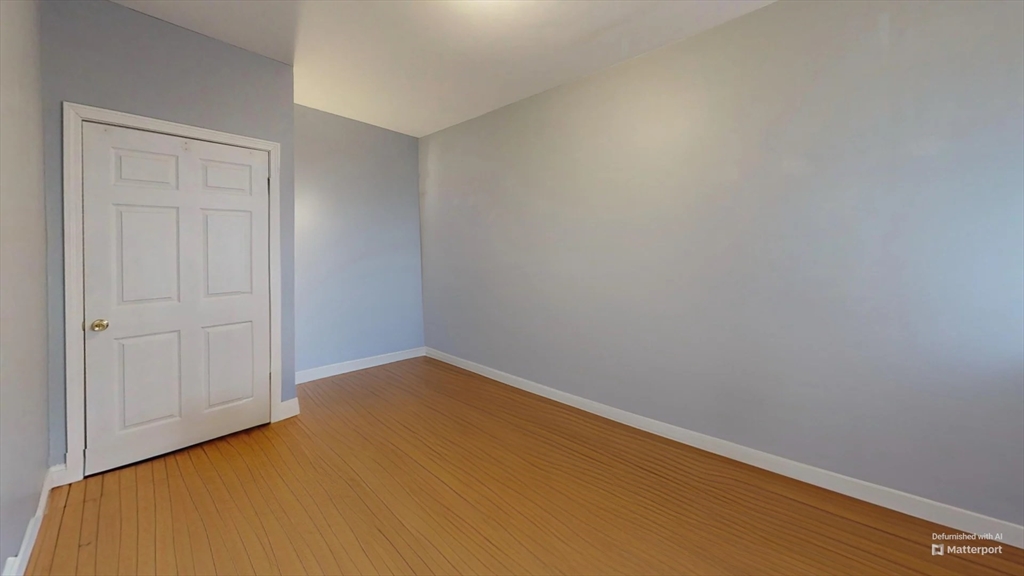 330 1/2 E St, South Boston