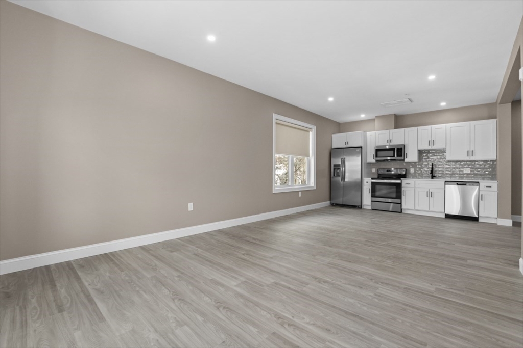 5 Washington Ave, Revere