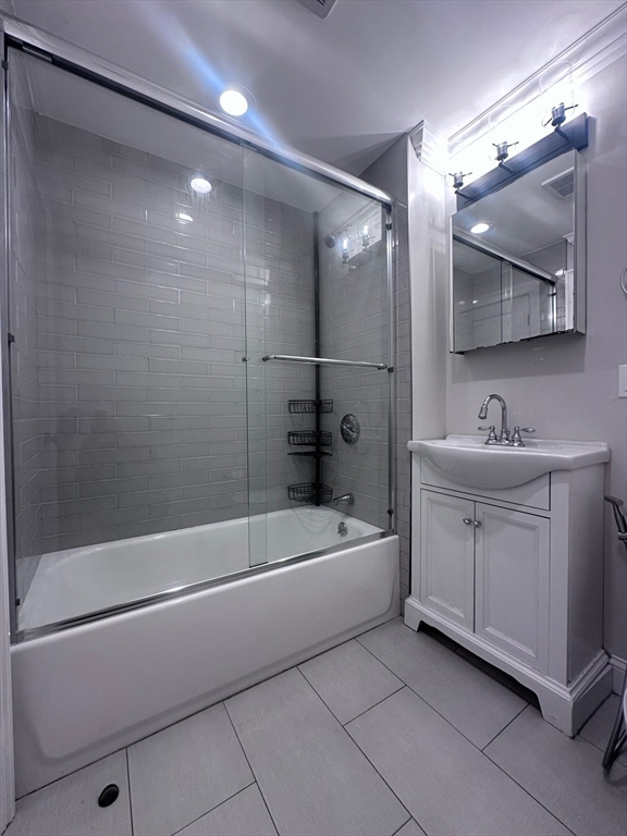 39 W Walnut Park, Roxbury