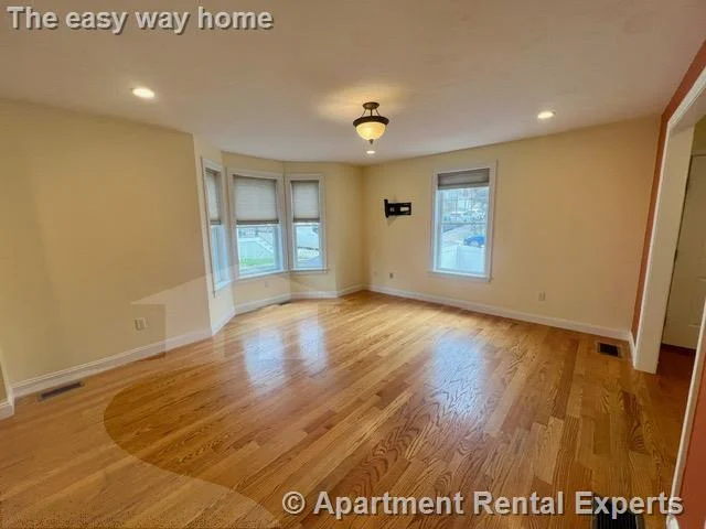 64 Bow St, Magoun Square