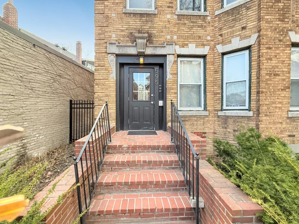 595 Centre St, Jamaica Plain