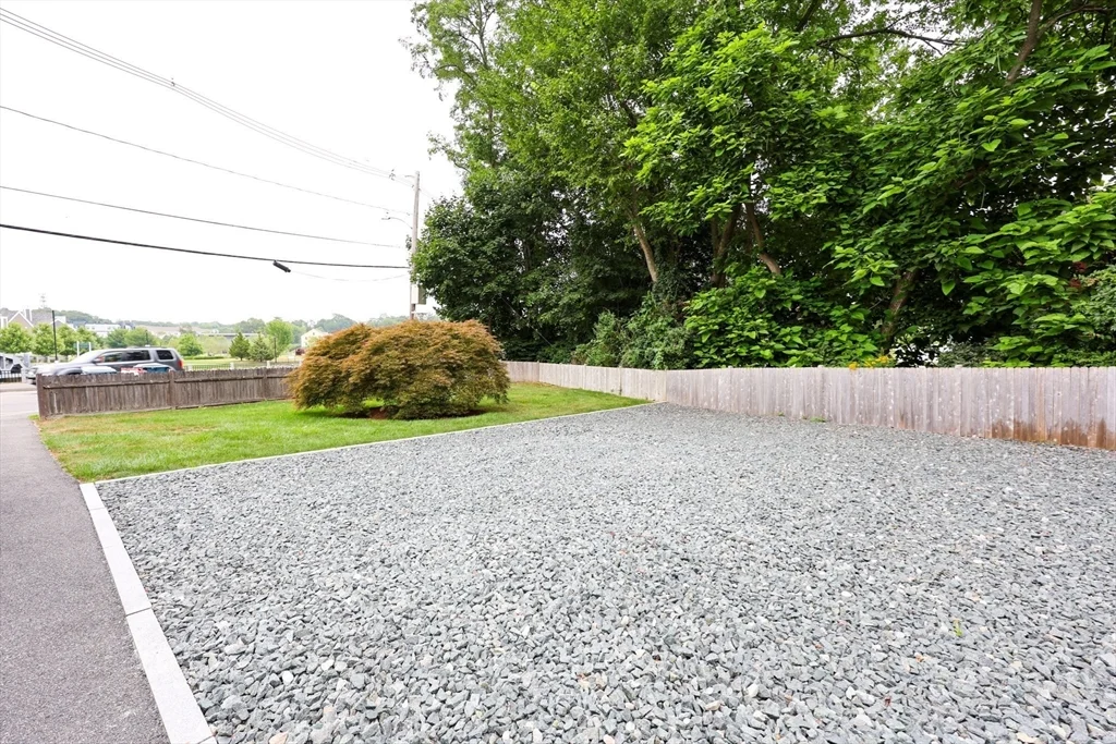 148 Neponset, Canton