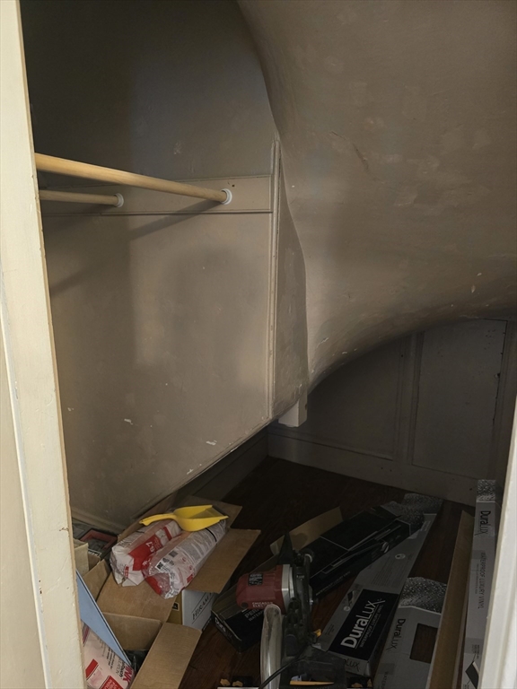 11 Arcola St, Jamaica Plain