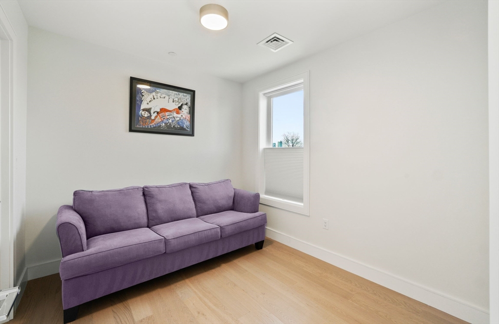 301 Border St, East Boston