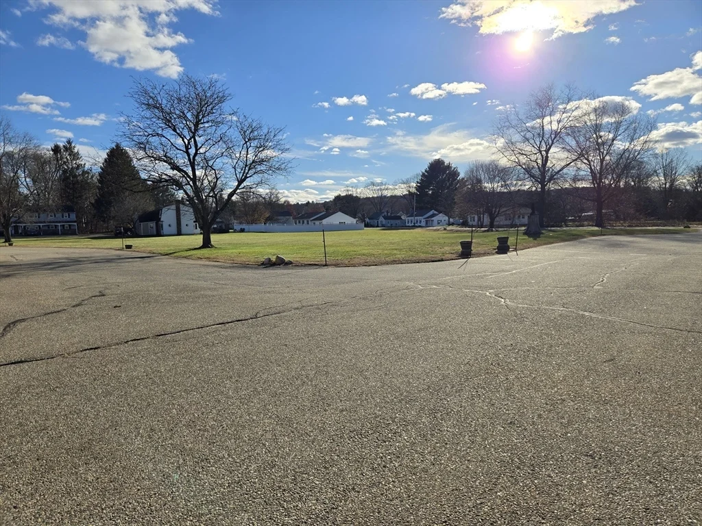 19 Chapman Ave, West Brookfield